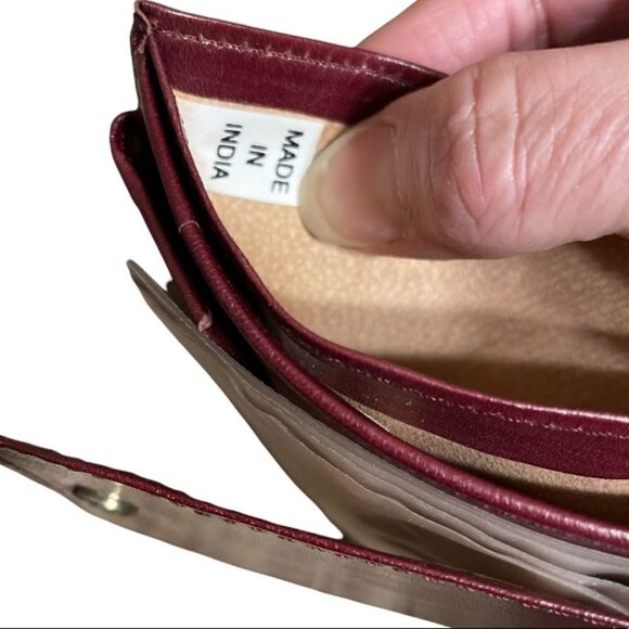 Vintage as new Hand crafted Leather Oxblood Brown Bifold Wallet - Picture 7 of 9